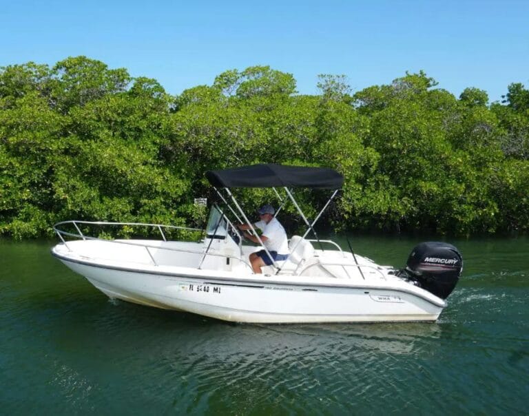 19 foot center console boston whaler boat rental 980x771.jpg.webp 2