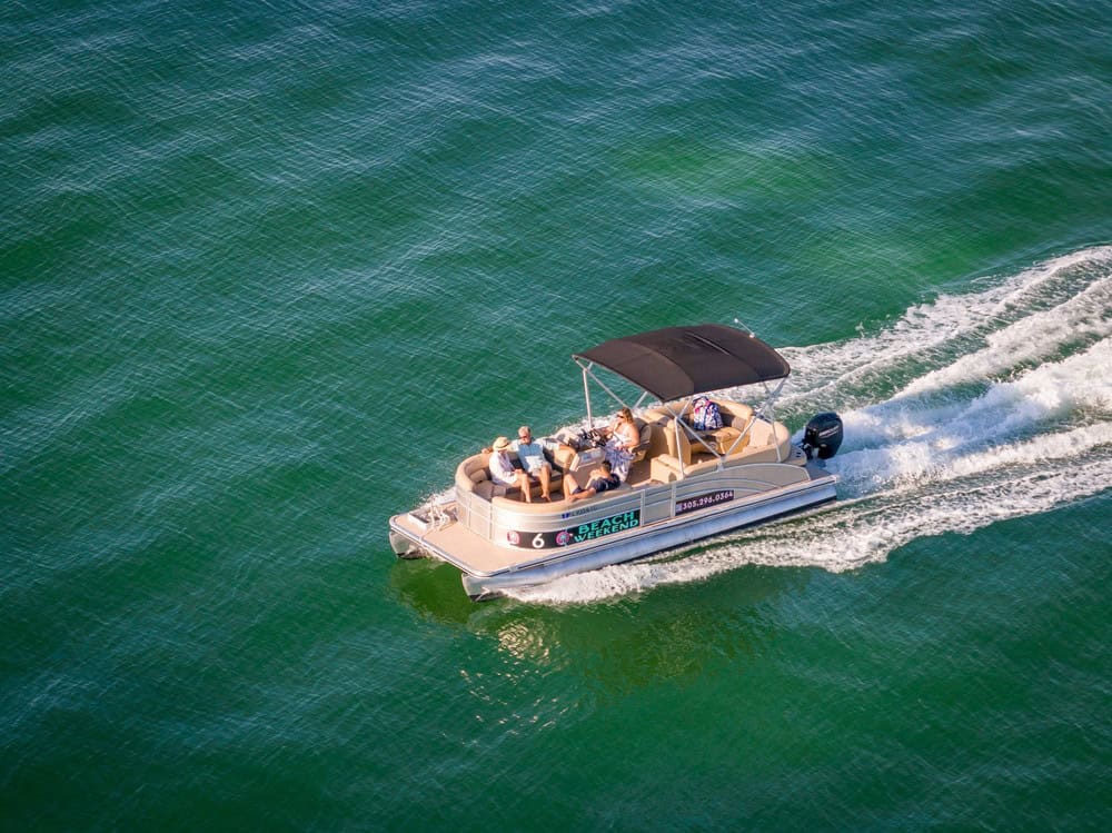 25' Pontoon Boat Retail